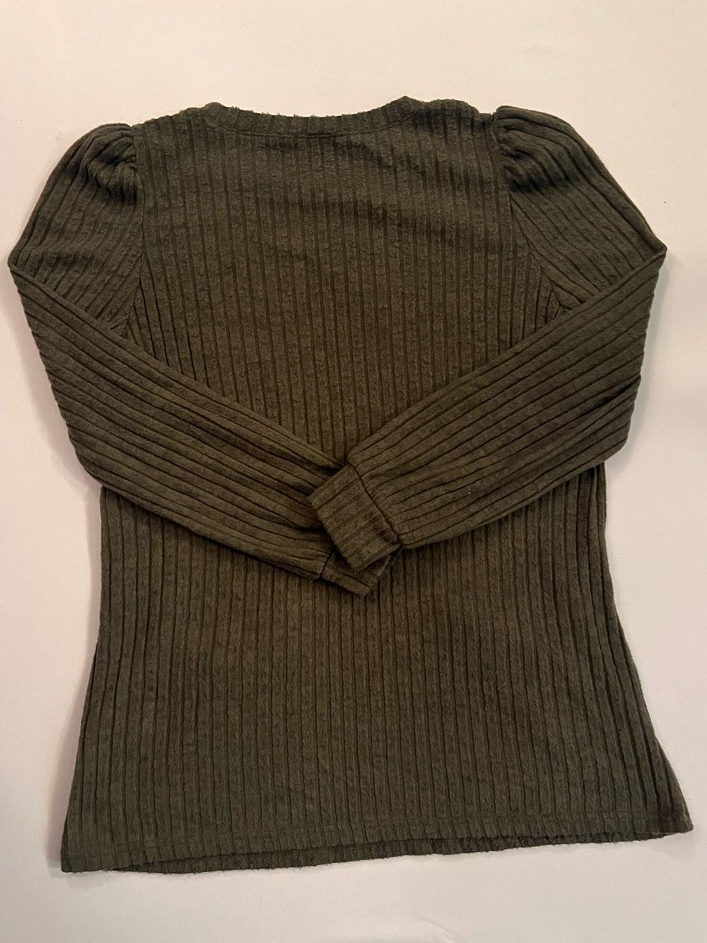 Olive Green Women's Sweater with Front Pockets - Picture 3 of 5